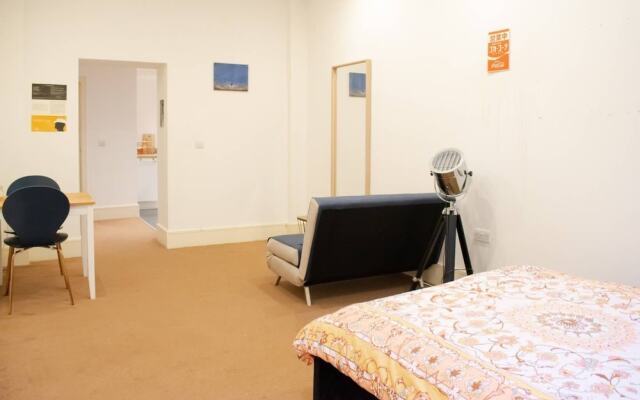 Spacious Studio in Trendy East London