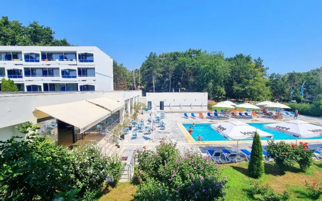 Hotel Holiday Blue