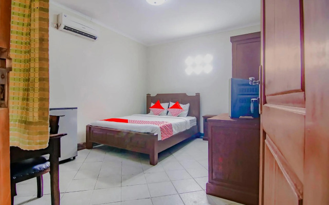 OYO 90094 Gayatri Residence