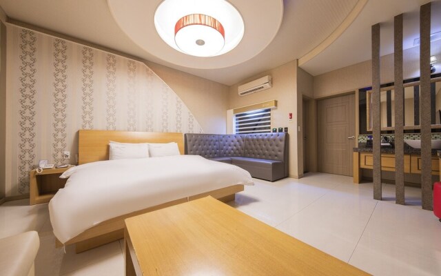 Gwangju Sangmu Luxury Hotel