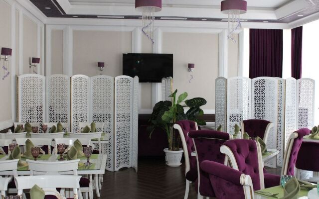 Zarafshan Grand Hotel FIEZ