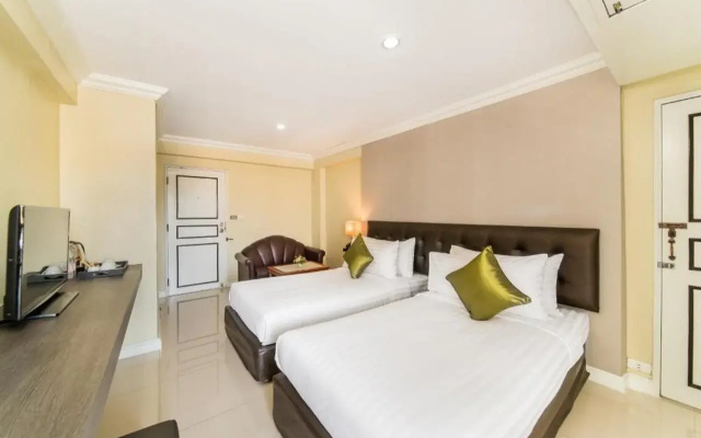 The Niran Grand Hotel