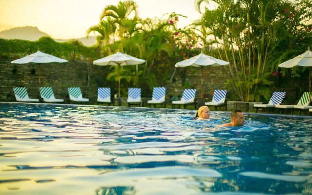 Shangri-La Village Resort