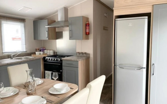Exotic 3-bed Caravan at Newquay Holiday Park