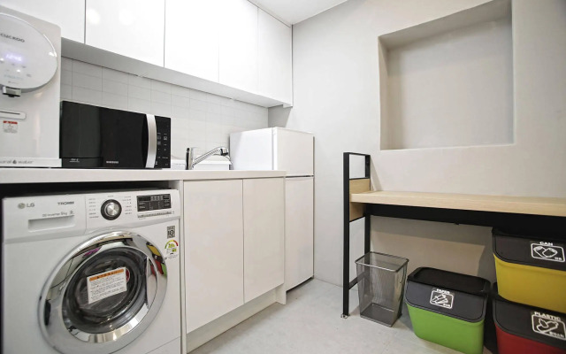 Hotel Sleepy Panda Stream Walk