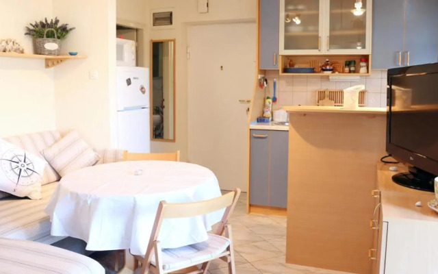 Green Garden Apartment