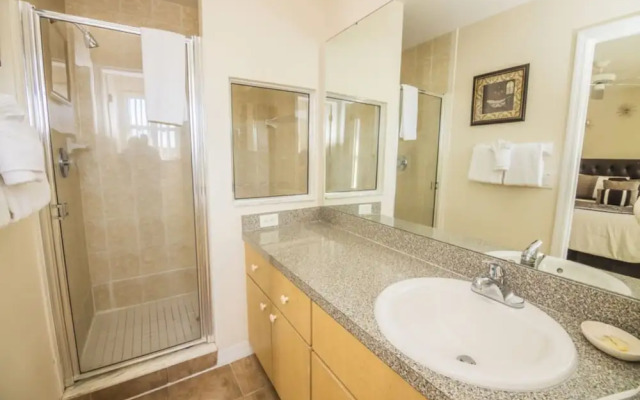 Lake View Townhome Near Disney