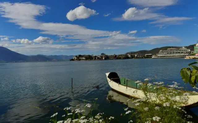 Valen Moon Resort