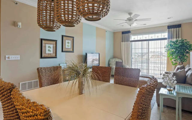 Grande at Canal Retreat Great Area in Rehoboth!