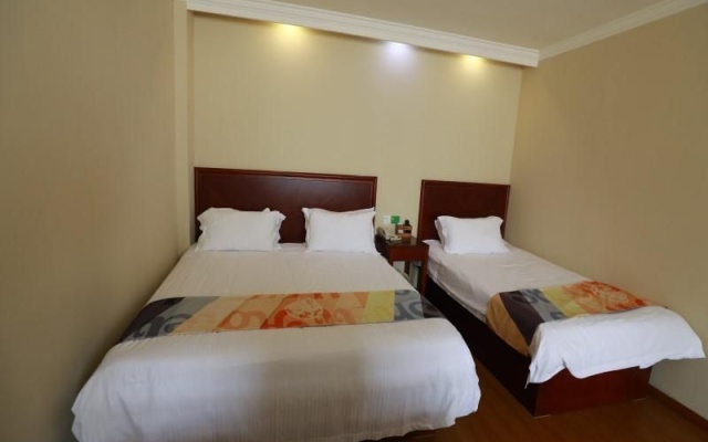 GreenTree Inn Shanghai Hongqiao Transport Hub Qibao Express Hotel – Guest Rooms – Shanghai