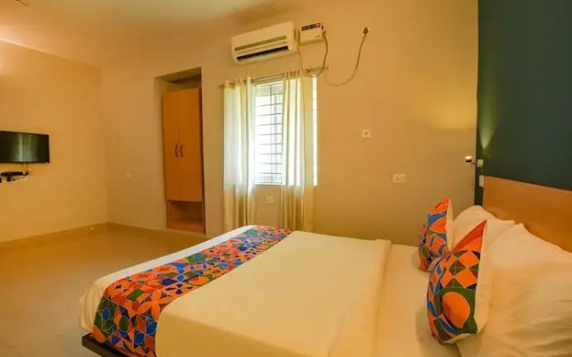 FabHotel Sasti Inn