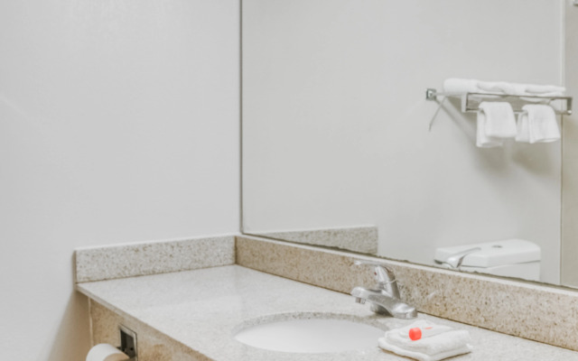 OYO Hotel Burlington South