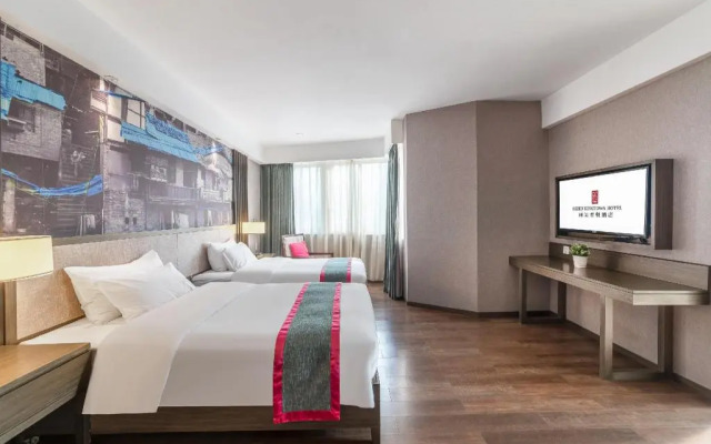 Rezen Kingtown Hotel (Chongqing Xinpaifang)