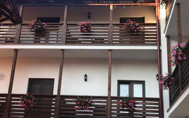 Pensiunea Trei Lalele