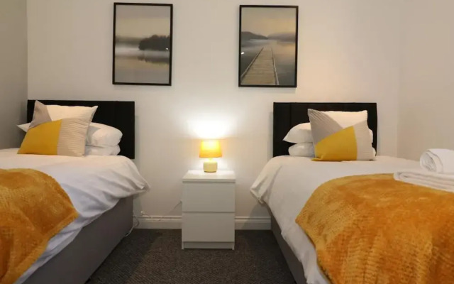 Railway House 5 bed - Maryhill