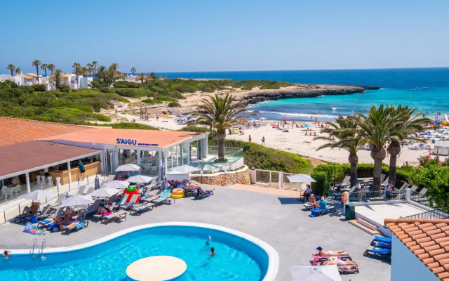 Fergus Style Carema Beach