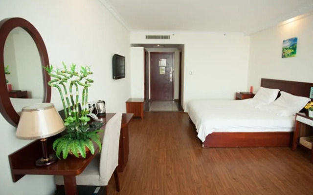 GreenTree Inn Taizhou Xinghua Bus Station Express Hotel