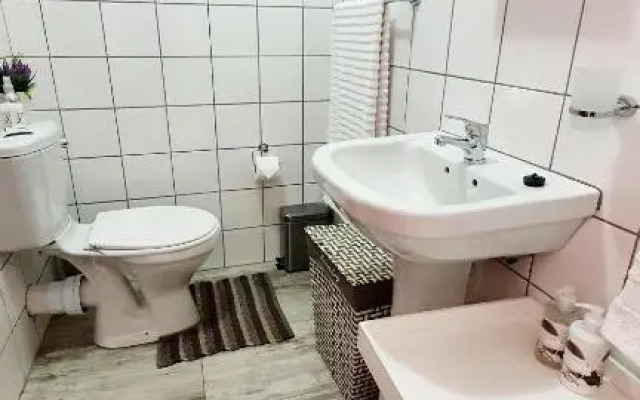 Laboria 102 & 103