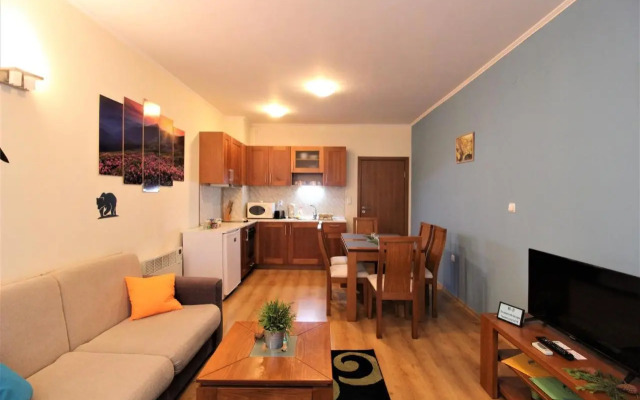 Pine Tree Apartment 3 - B3