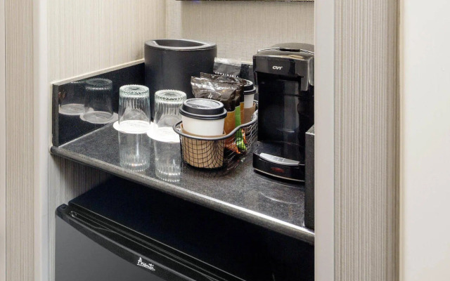 Courtyard by Marriott Hamilton