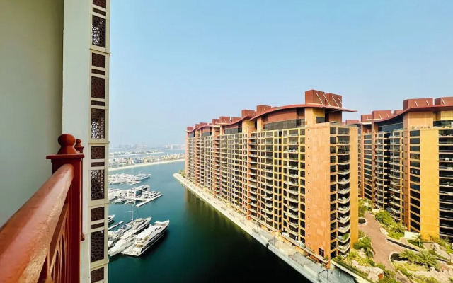 2BR Home with Waterfront views in Palm