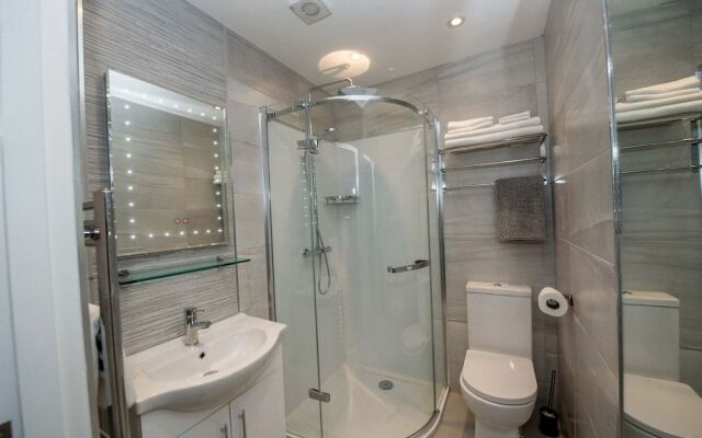 The James Suites