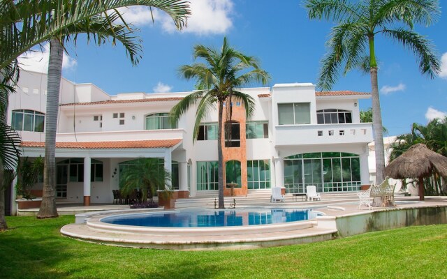 Luxury Villa Alamos