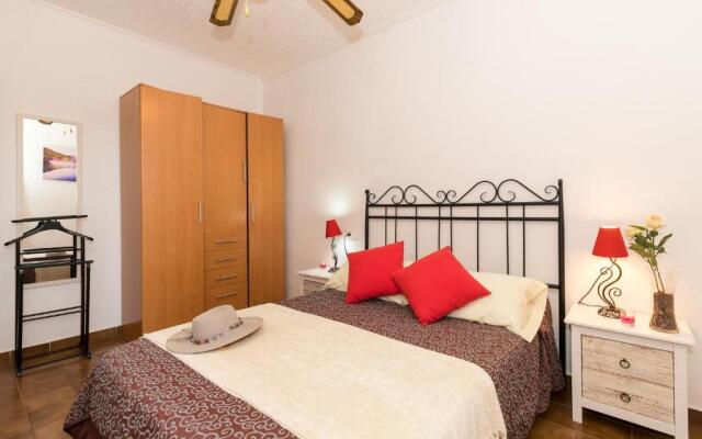 Apartamento cerca de Cala Mitjana