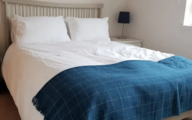 Quiet Modern 2 bed 2 bath with elevator