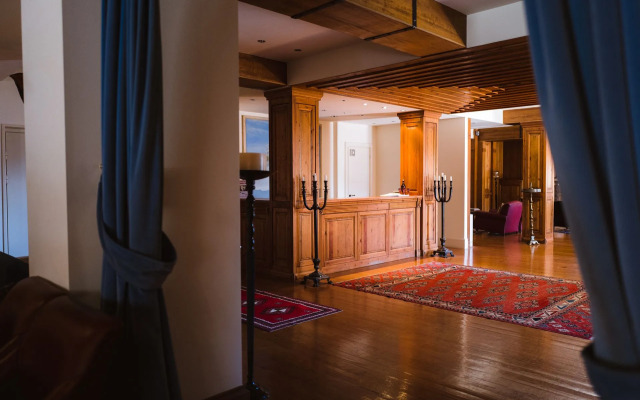 Trikolonion Country Hotel