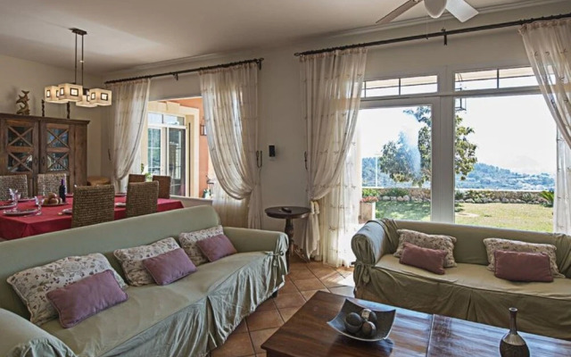 Villa - 6 Bedrooms with Pool, WiFi and Sea views - 106412