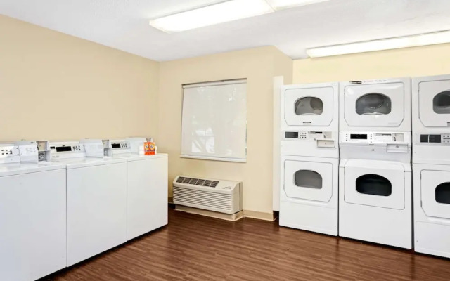 Candlewood Suites Chicago/Hoffman Estates