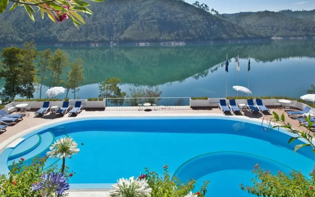 Lago Azul Eco Hotel