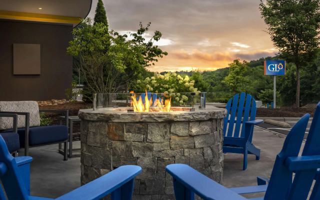 GLō Hotel Asheville-Blue Ridge Parkway