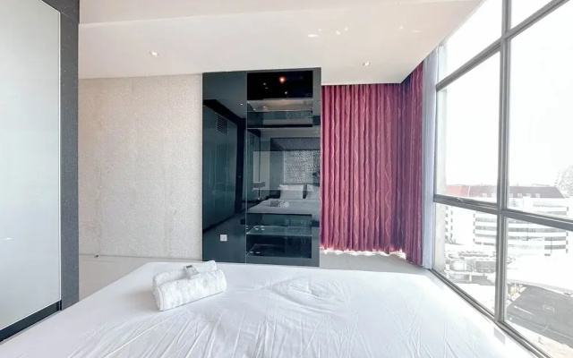 Spacious And Comfortable Living 3Br Apartment At Aryaduta Residence
