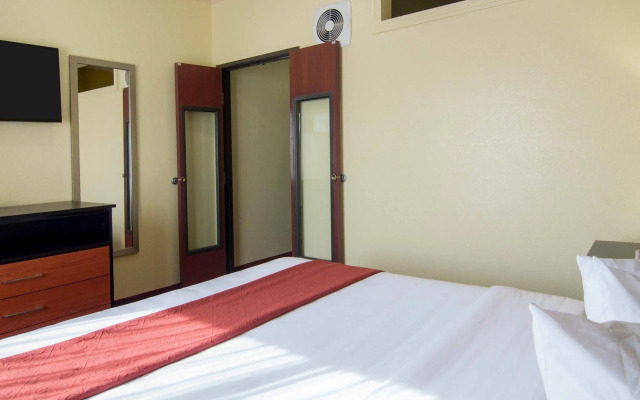 Quality Suites Houston IAH Airport - Beltway 8