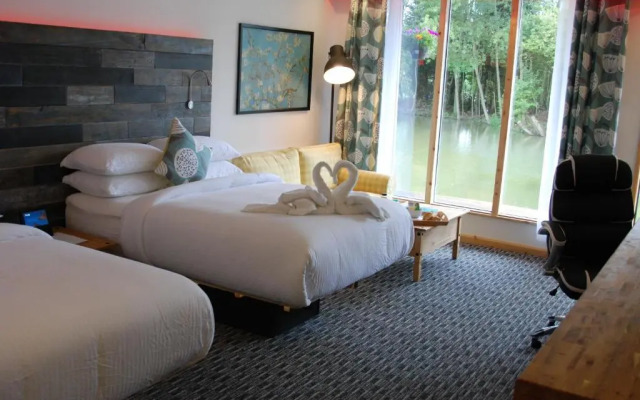 The Waterfront Lodges