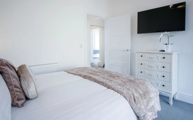 St Catherine's View - 2 Bedroom - Panorama - Tenby