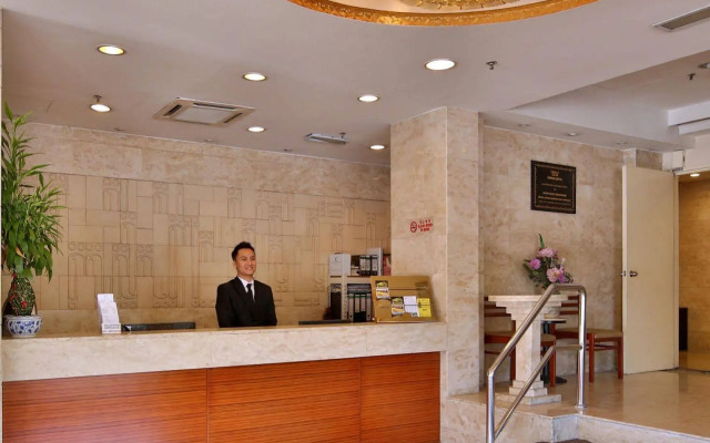 OYO 597 Winner Hotel