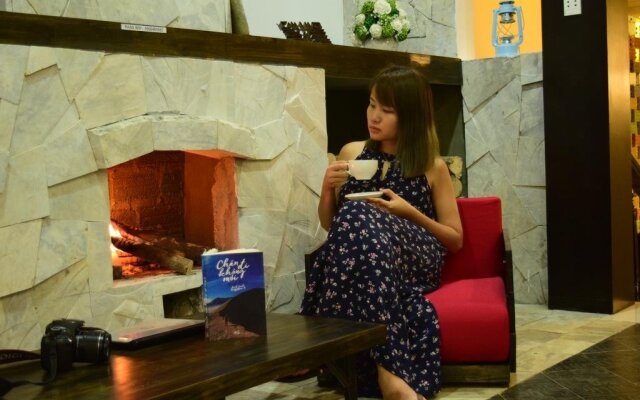 Phuong Nam Mountain View Hotel