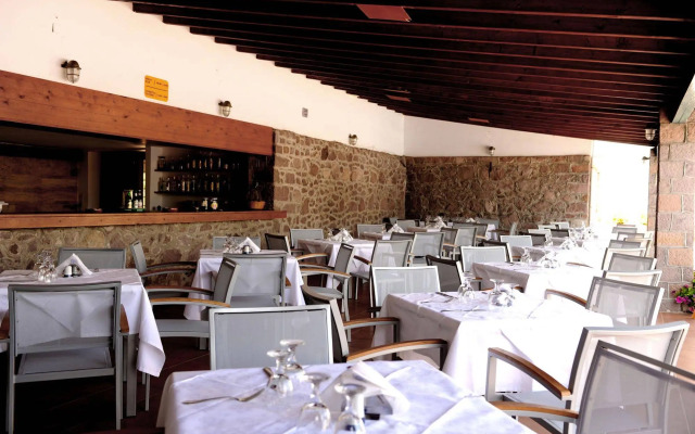 Delfinia Hotel & Bungalows