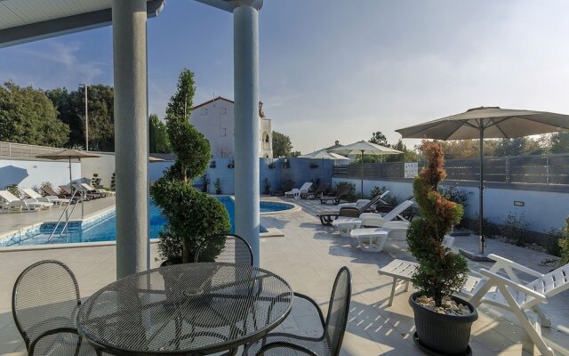 Modern Apartment in Vodnjan With Swimming Pool