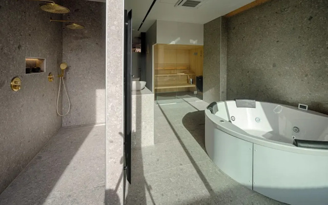 Agora Wellness suites