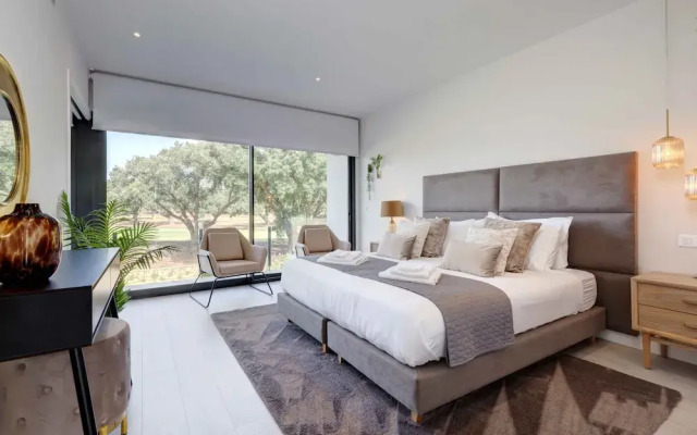 Modern Four Bedroom House With Golf Course Views