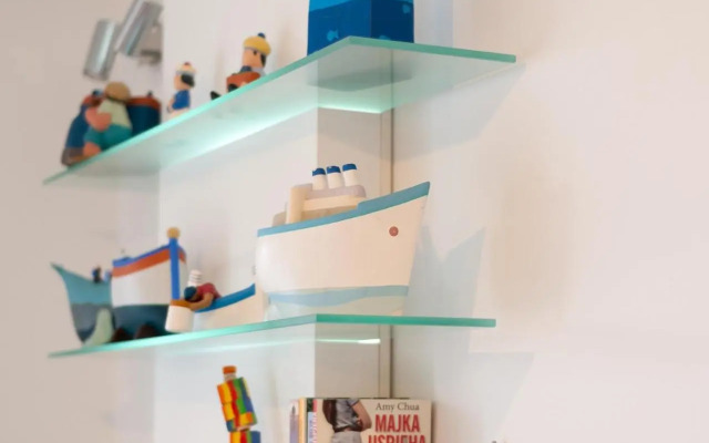 Top Location! Beach & Center Apt 4