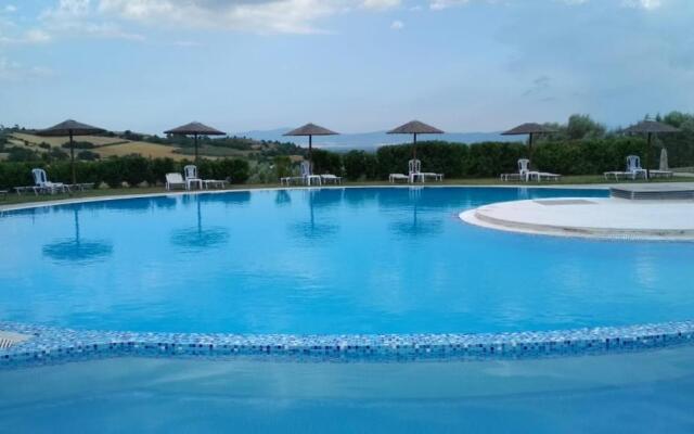 Siris Hotel