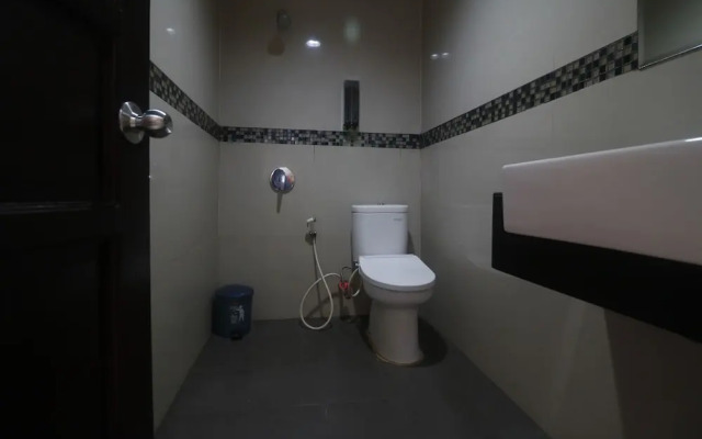 RedDoorz Plus near Universitas Negeri Makassar