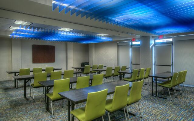 Holiday Inn Express & Suites Tempe by IHG