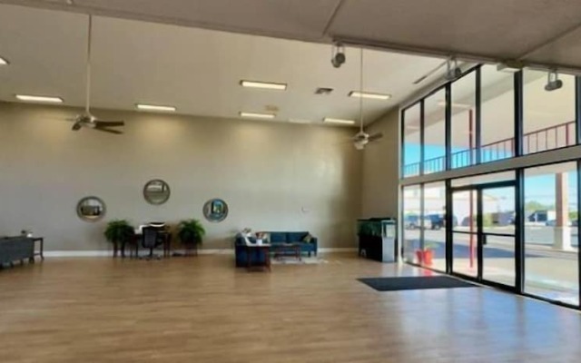 Big Chile Inn & Suites