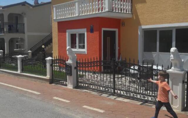Radmani Apartments